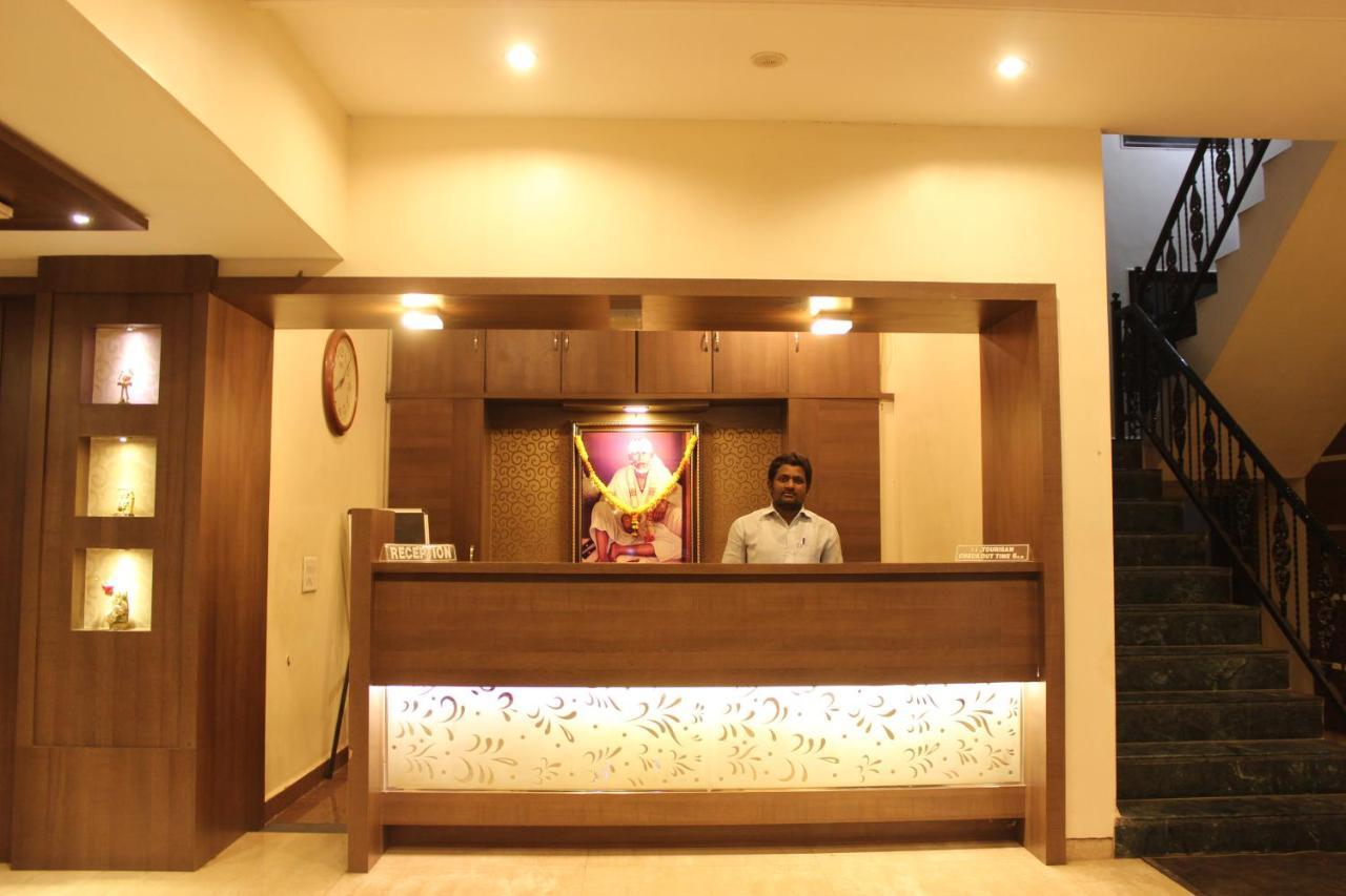 Hotel Laxmibai Palace Shirdi Εξωτερικό φωτογραφία