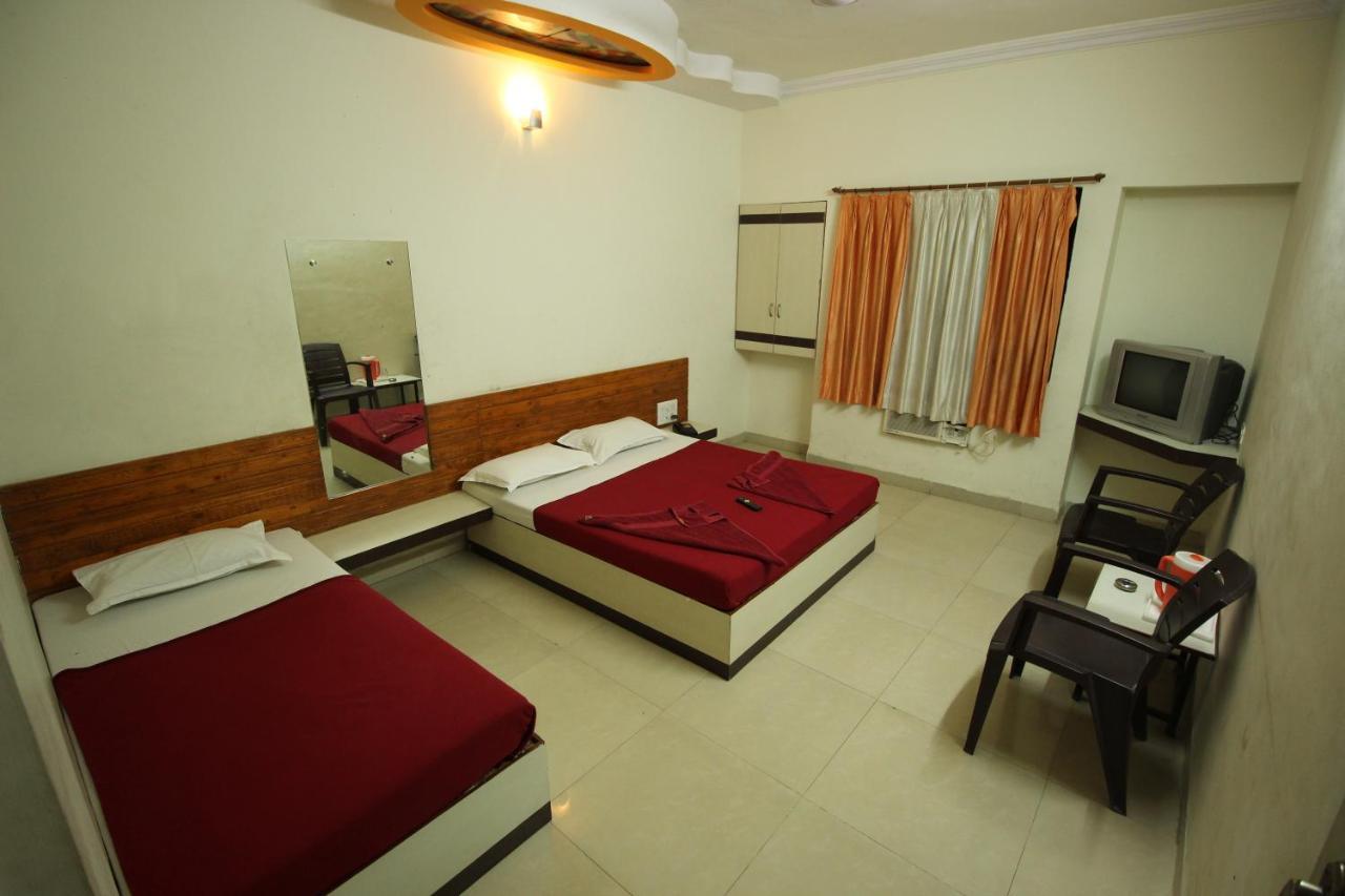 Hotel Laxmibai Palace Shirdi Εξωτερικό φωτογραφία