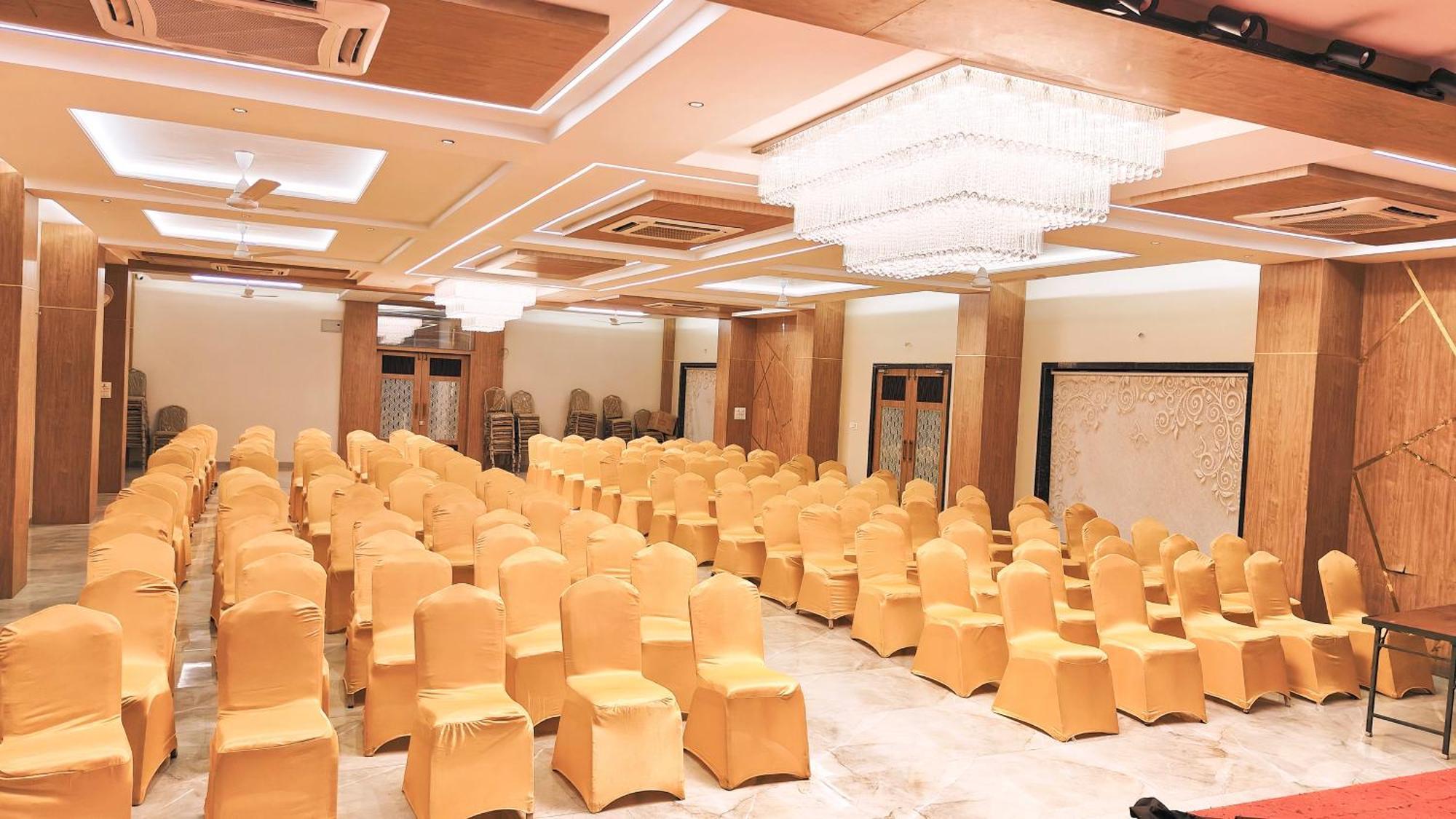 Hotel Laxmibai Palace Shirdi Εξωτερικό φωτογραφία