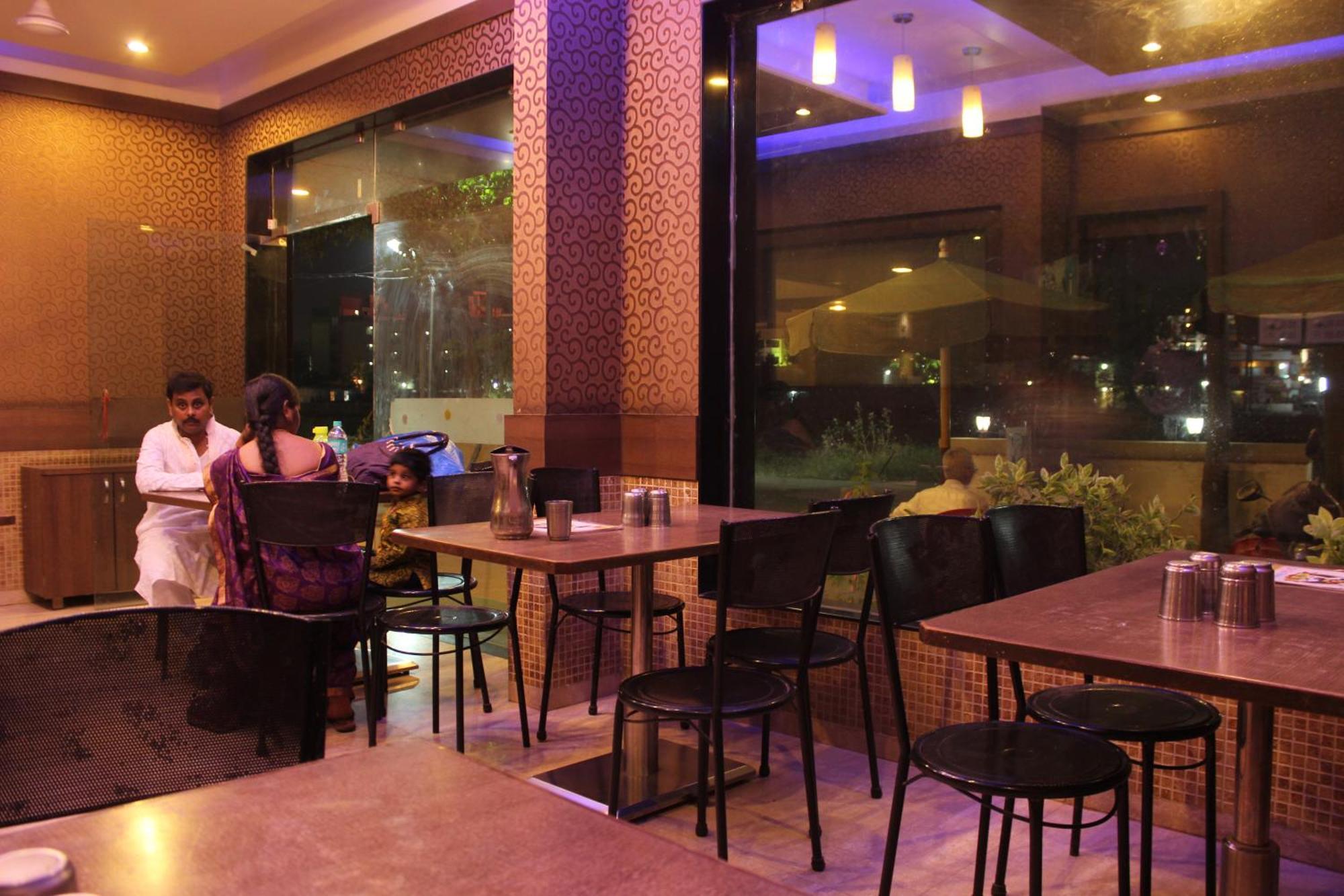 Hotel Laxmibai Palace Shirdi Εξωτερικό φωτογραφία