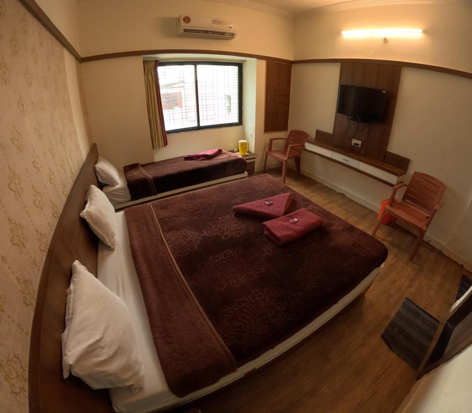 Hotel Laxmibai Palace Shirdi Εξωτερικό φωτογραφία