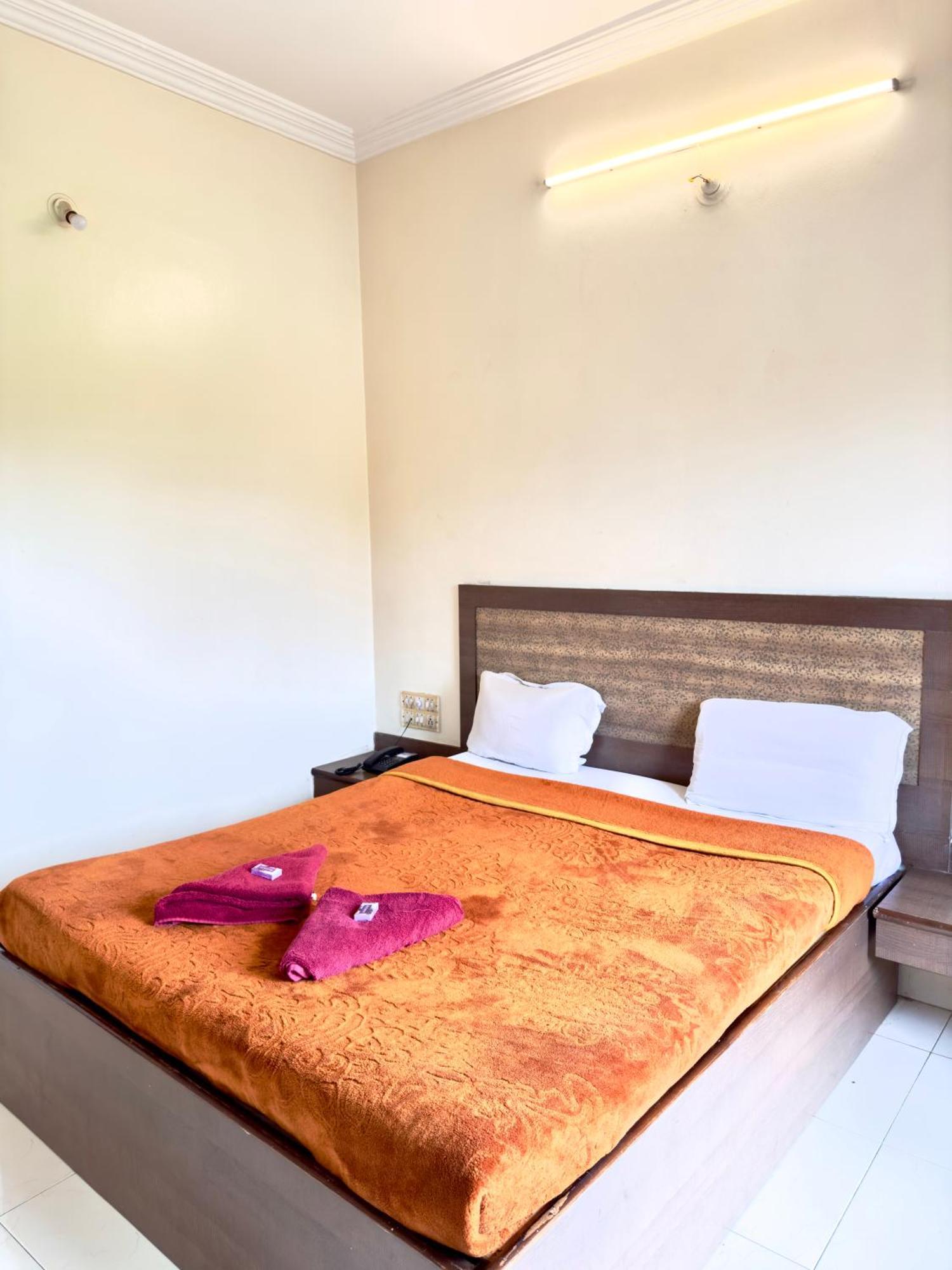Hotel Laxmibai Palace Shirdi Εξωτερικό φωτογραφία