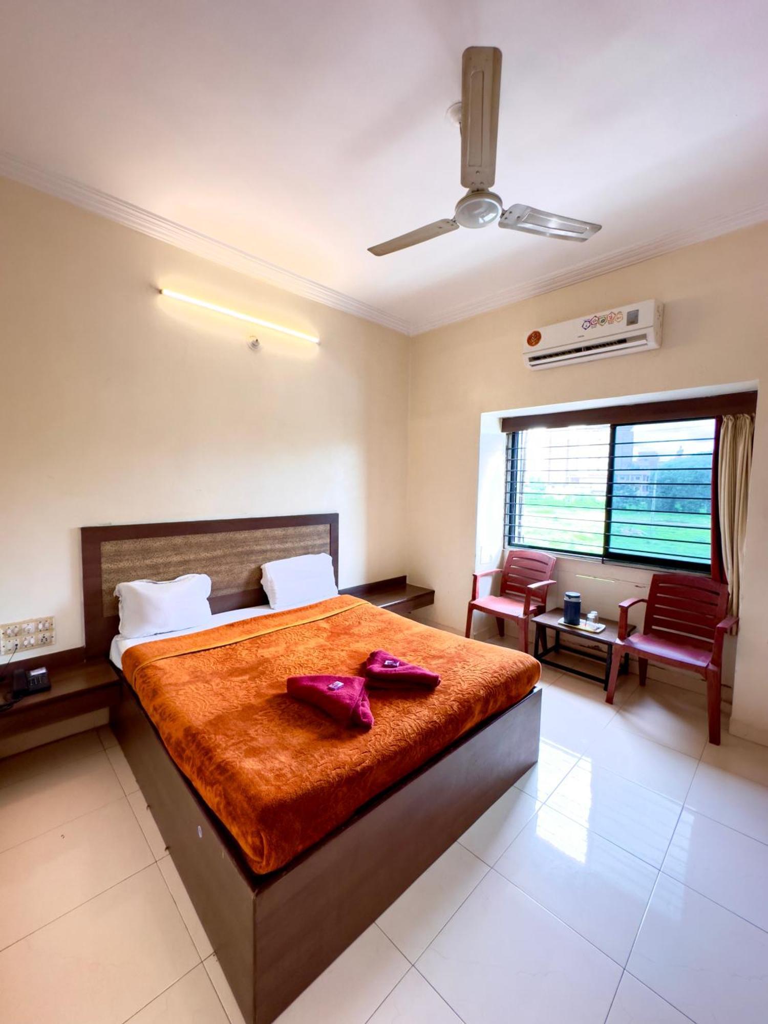 Hotel Laxmibai Palace Shirdi Εξωτερικό φωτογραφία